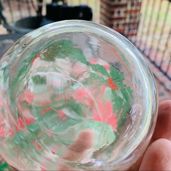 Set of 8 Vintage Holly berries glass juice eggnog Christmas cups glasses… - Picture 5 of 8